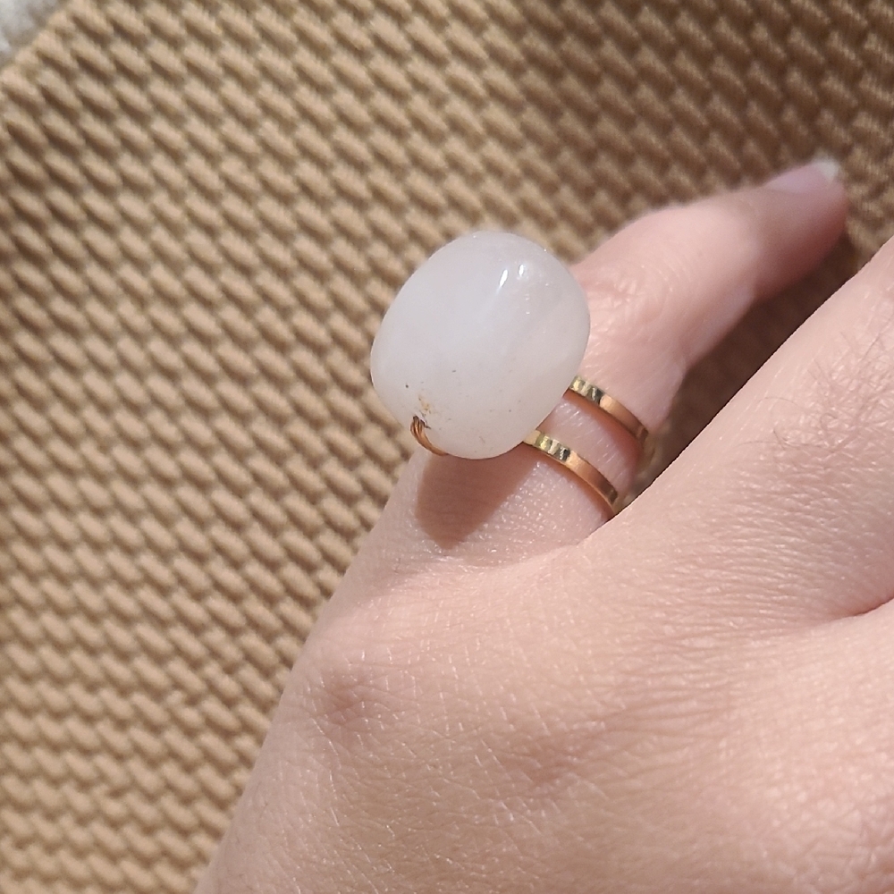 Gold and White Opalescent Stone Ring